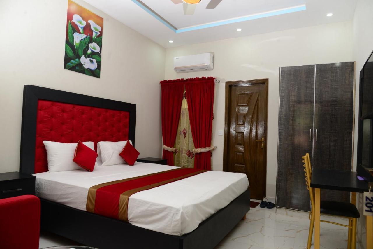 Hotel Deluxe Lahor Kültér fotó