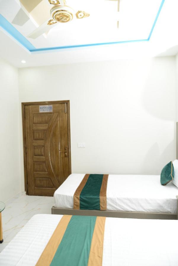 Hotel Deluxe Lahor Kültér fotó