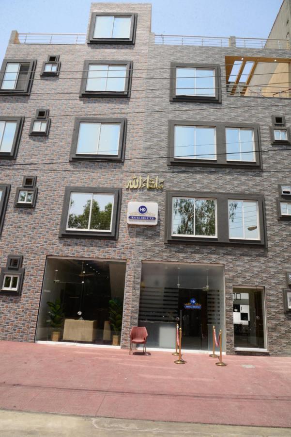 Hotel Deluxe Lahor Kültér fotó