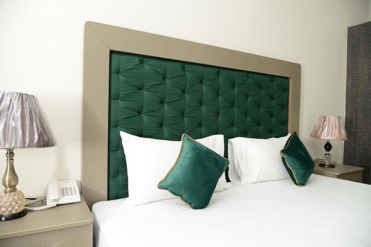 Hotel Deluxe Lahor Kültér fotó