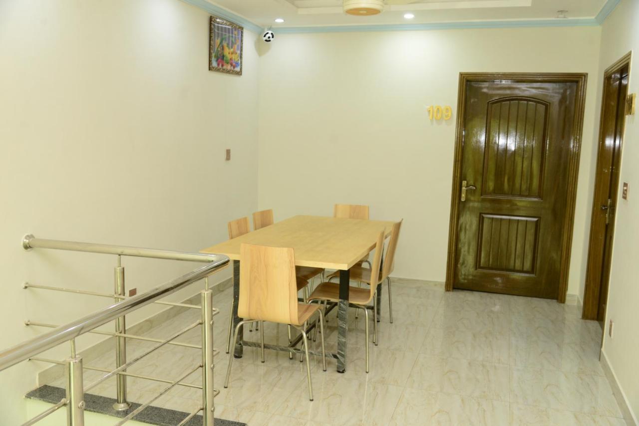 Hotel Deluxe Lahor Kültér fotó