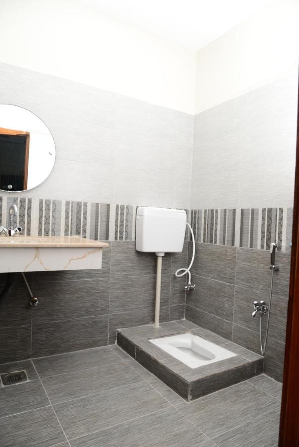 Hotel Deluxe Lahor Kültér fotó
