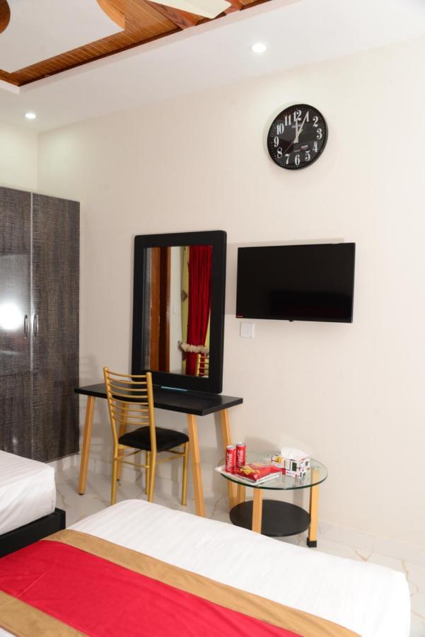 Hotel Deluxe Lahor Kültér fotó