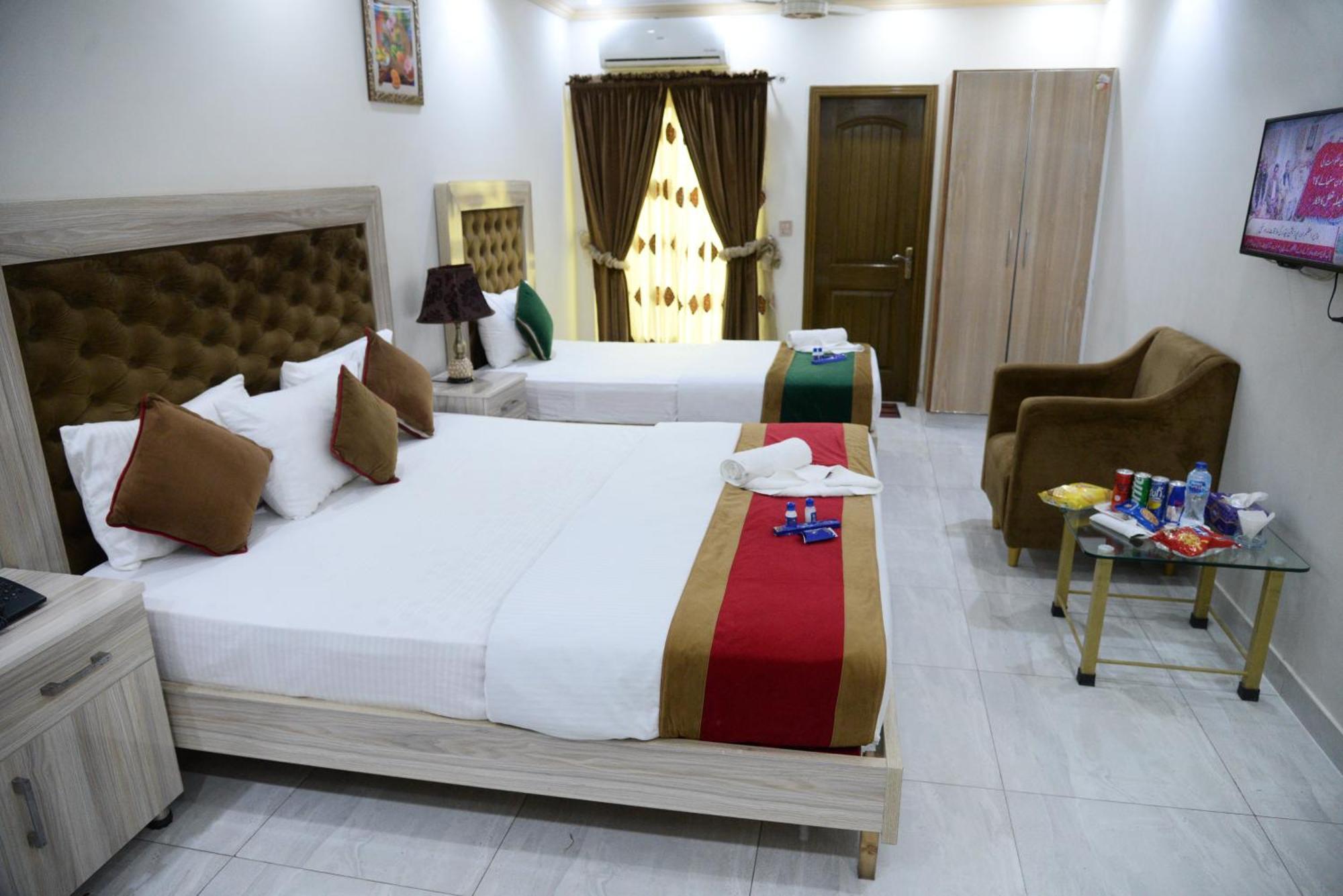 Hotel Deluxe Lahor Kültér fotó