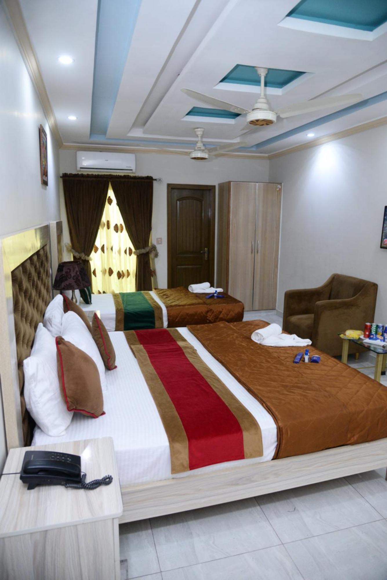 Hotel Deluxe Lahor Kültér fotó