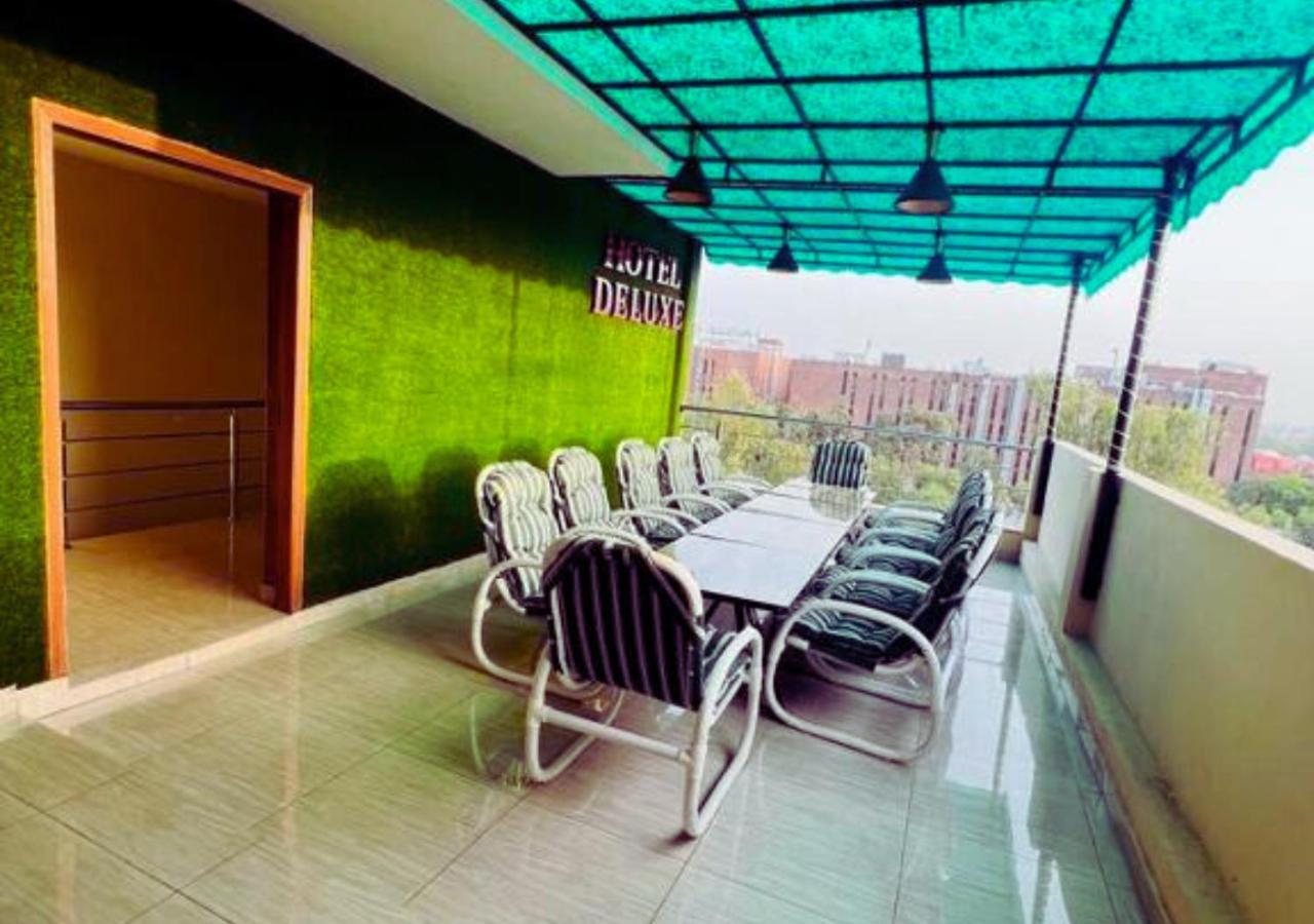Hotel Deluxe Lahor Kültér fotó